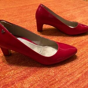 Vionic Red Patent Leather Pumps